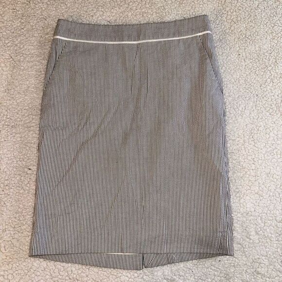 The Limited Women’s Blue White Vertical Striped Pencil Skirt Size 4 EUC - Picture 1 of 10
